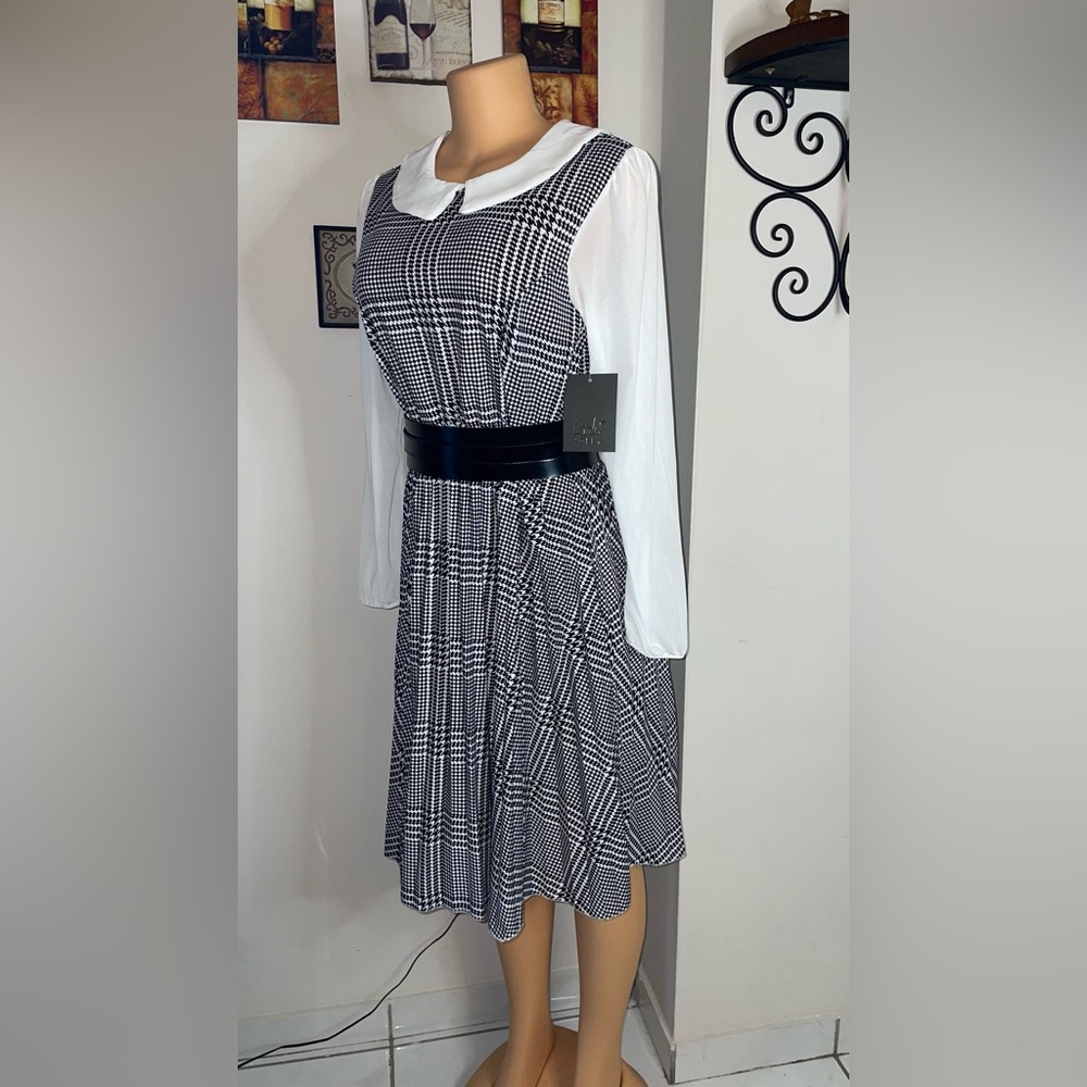 NWT CHECKERED LONG SLEEVE DRESS SIZE S.M